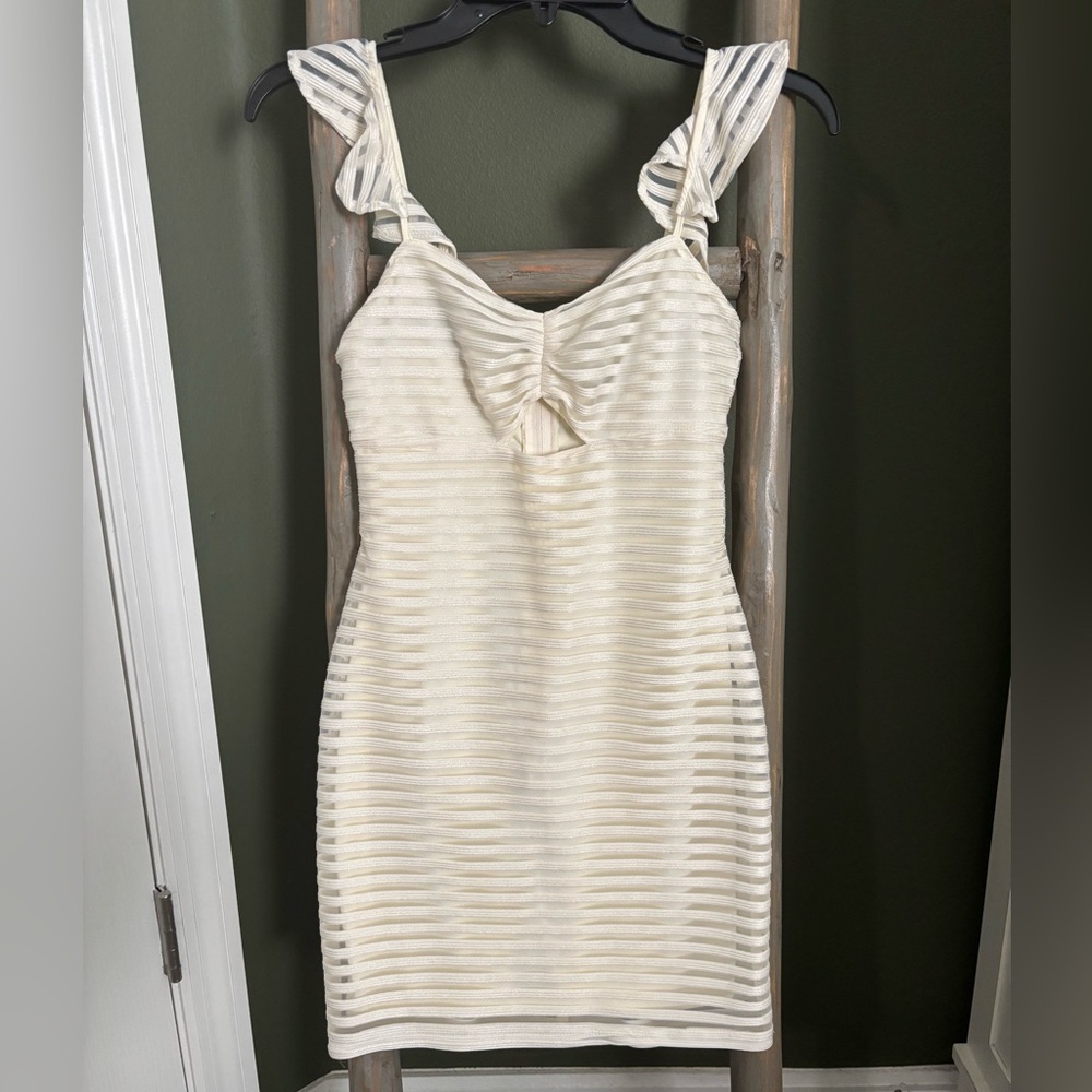 City Studio Cream Ivory Gold Striped Keyhole Mini V-neck Dress Size 3